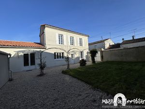 A louer à COGNAC (Charente) - Maison de ville - 4 pièces - 9