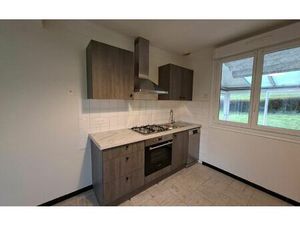 Location maison  35 m² T-1 à Meslan  615 €