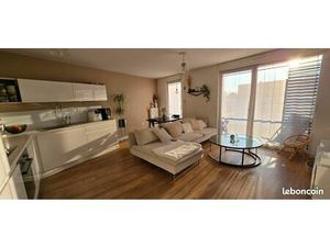 T3 récent avec grand balcon  parking et ascenseur – Bischheim côté canal