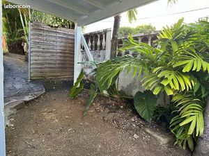 Studio meublé rez de jardin Desmarais basse terre