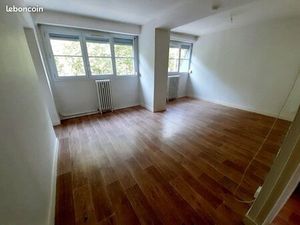 Grand et lumineux T2 centre Orléans