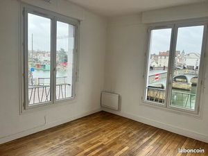 Grand T2 refait à neuf centre gare face Marne