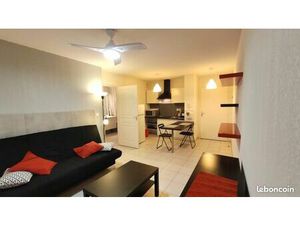 Location à l'année studio meublé dans résidence récente sécurisée