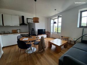 Très joli et confortable T2 meublé avec cuisine équipée et cave  en basse ville de Quimper