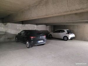 Place de Parking 12 m² Evry Rue de Sion
