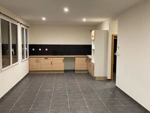 Appartement F3-2 chambres-1er étage-2 parkings