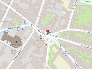 Rare Garage fermé place du Lycée ANGERS centre