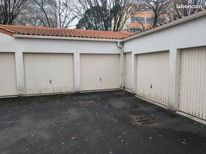 Location - Garage fermé - 12.5 m² - quartier Bouvardière - Saint-Herblain