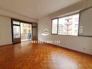 Appartement deux pièces - Nice République