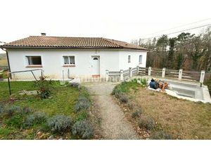 Maison spacieuse à Cabanès avec 4 chambres