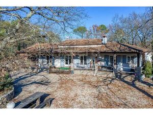 Tourrettes (Var) : Villa de plain-pied 6 pièces avec piscine  studio indépendant et...