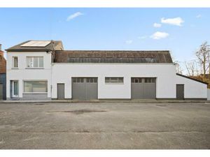 Gebouw gemengd gebruik te koop in Denderleeuw