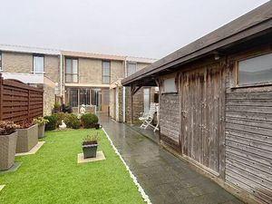 INSTAPKLARE WONING MET 3 SLPK  GARAGE EN ZONNIGE TUIN