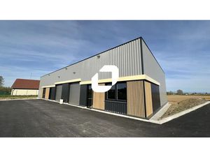 A LOUER  LOCAUX NEUFS