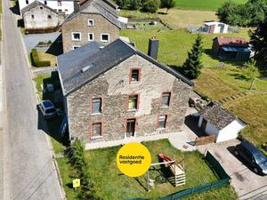 Unieke eigendom met woning  appartement en een bouwgrond!