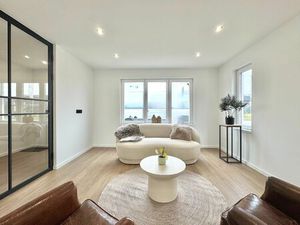 TIJDLOOS GERENOVEERDE HALFOPEN WONING OP 370 m²