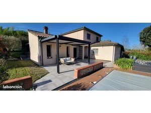 ? Villa contemporaine T6 avec piscine et dépendances – Venerque