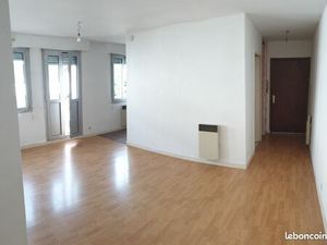 A Louer T2 (cuisine équipée) + garage secteur rectorat 490 CC