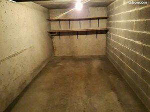 Garage avec électricité - Plein Centre Ville du Puy en Velay