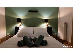 T2 meublé  8 min à pieds RER E