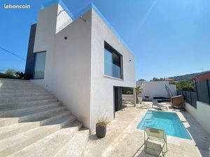 Villa contemporaine meublée avec piscine privée – La Ciotat