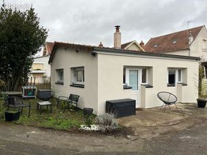 ? Petite maison meublée à louer – Orléans