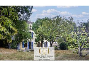 Beynac. Maison en pierre restaurée 200 m2 - jardin - Spa - Vue Château.