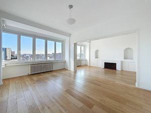 Appartement à louer avec terrasse et 4 chambres   Ixelles (VBD67121)