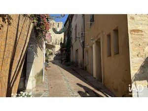 Vente Bureaux et commerces au Castellet (83330) : à vendre / 34m² Le Castellet