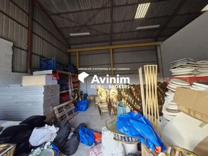 local de stockage de 100M²