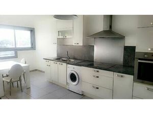 Location appartement 1 pièce 102 m² à Saint-Priest (69800)