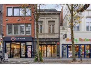 propriété commerciale avec maison à vendre dans le centre co