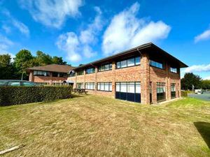 LASNE  situé entre Lasne et Waterloo