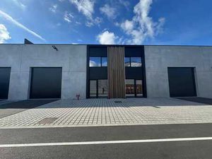 Unité PME récemment construite d'environ 280 m² dans un empl