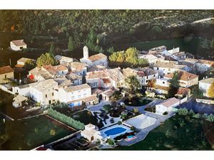 Maison de maître + Bâtiments à rénover avec cour et garage