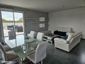 Appartement Meublé 5 pièces 107 m2 Toit Terrasse