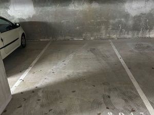 Parking disponible 174 Boulevard Robert Schuman