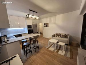 Chambre équipée avec balcon privé – Centre-ville d’Annemasse