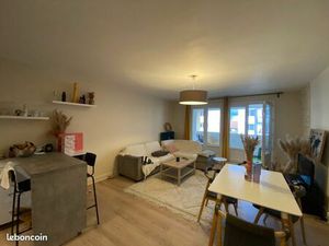 T2 meublé - piscine coubertin