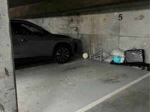 Loue place de parking dans sous sol d une résidence sécurisée avenue Jean Monnet à issy le
