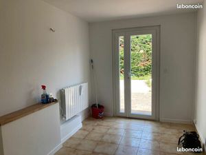 Craponne centre maison de ville T3 55M2 - parking