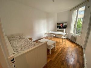 Location appartement 1 pièce 28 m² à Issy-les-Moulineaux (92130)