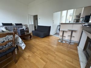 À vendre Appartement 3 pièces de 57 m2 Orléans Sud  quar