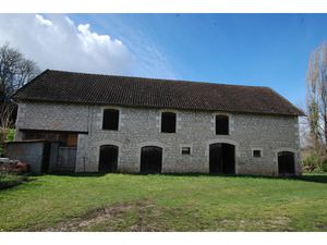 GRANGE + SECHOIR A RENOVER - LANZAC 46200