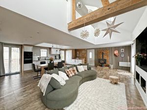 Saint Cosme en Vairais  Maison 197 m2 sur 3 niveaux et 870 m2 terrain.