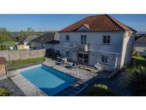 SAINT PANTALEON DE LARCHE : maison F6 (159 m2) à vendre