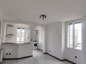 Loue F2 dans maison privé de 5 appartement