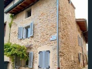 Maison de village en pierre 4 chambres ou 3 chambres + 1 bureau - DPE C