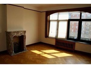 Appartement à louer avec terrasse et 2 chambres   Etterbeek (VBD67156)