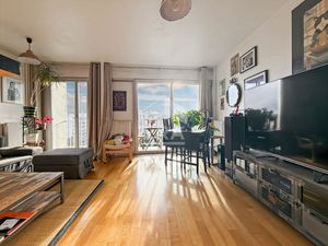 Appartement Montreuil 3 pièce(s) 65.57 m2 avec balcon  cave et parking